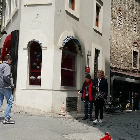 150m To Galata Tower, Cozy Near Taksim דירה