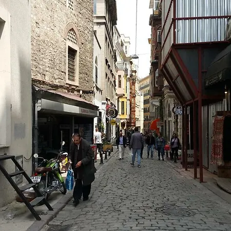 דירה 150m To Galata Tower, Cozy Near Taksim איסטמבול